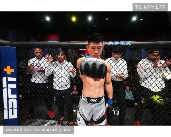 UFC选手自曝恐高：上台都腿软，背后鲜为人知的痛与坚韧