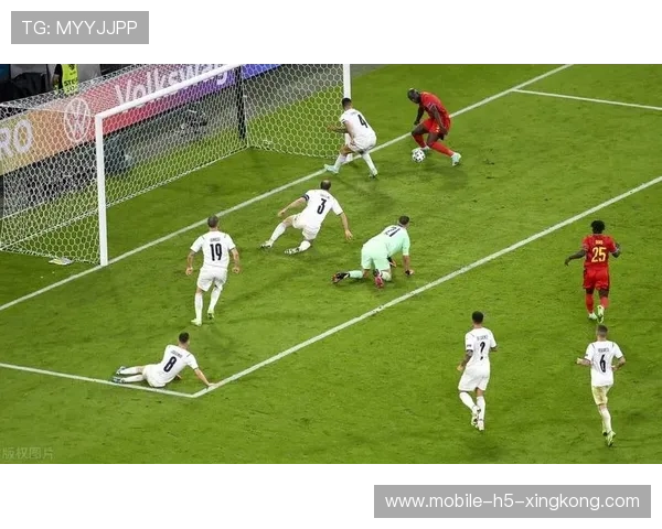 卢卡库远射引发门前混乱,比利时攻势占优的现场叙事