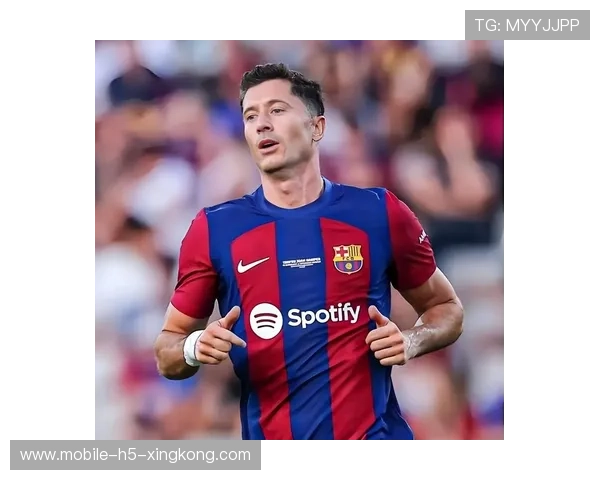 巴萨莱万头球冲顶完成弧线奇迹